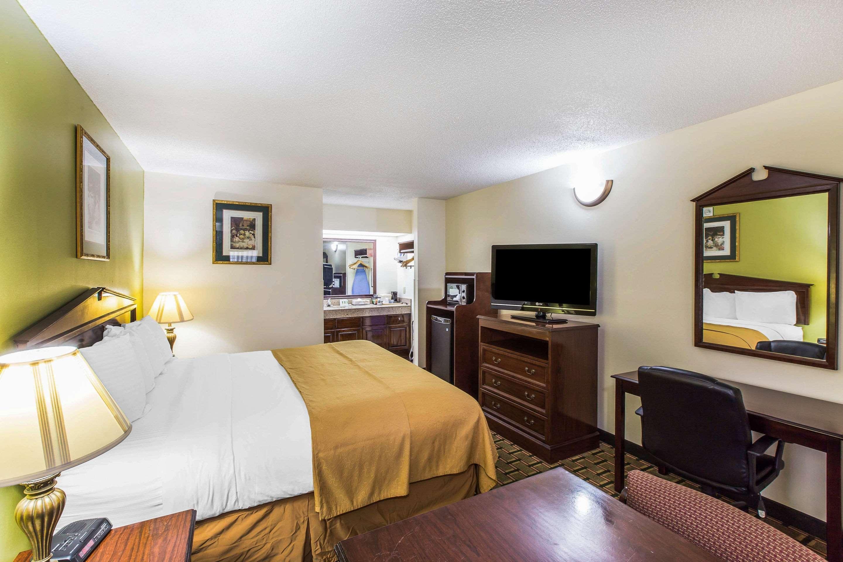 Quality Inn Eastman Exterior photo